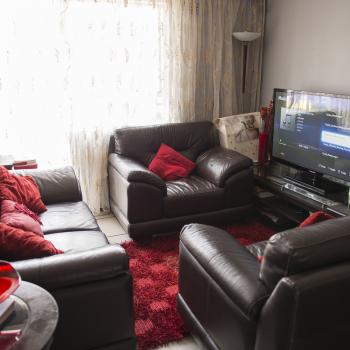 Image of Side View of Lounge 